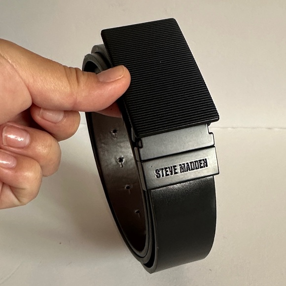 NWOT Steve Madden Textured Black Belt - Picture 1 of 4